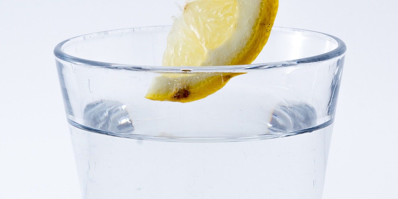 citron og vand